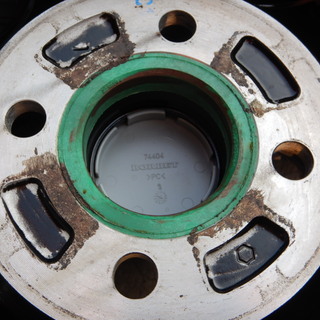 美品♪　ボーベット　１５インチ　ミニ　４穴車用　国産スタッドレス付き