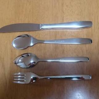 カトラリーセット 新品未使用品 おまけ付きです‼