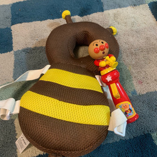 ハチさんのゴッチン防止リュック+アンパマンおもちゃ