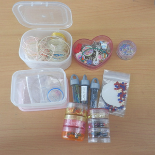 ▶ビーズ まとめて スパンコール アクセサリーパーツ テグス セット 大量 手芸 ペイペイ対応 札幌市西区西野 ▷ビーズ まとめて スパンコール アクセサリーパーツ テグス セット