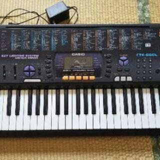 取引中*CASIO 電子キーボード