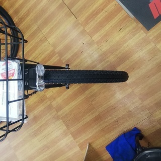 タイヤ太目のファッションサイクル 変速6段 オートライト付き