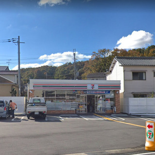 賃料は相談♫駐車スペース多数♫コンビニ跡テナント♫交差点角地で認知性抜群♫の画像