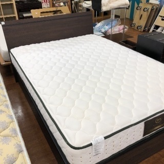 跳ね上げ式の収納ベッド！収納力もあって実用的！
