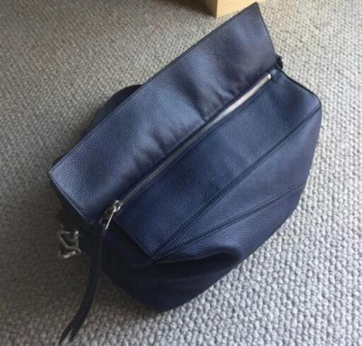 ロエベ Loewe パズルバッグエクストララージ 美品 ヴァレンティ 池袋 のバッグ ショルダーバッグ の中古あげます 譲ります ジモティーで不用品の処分