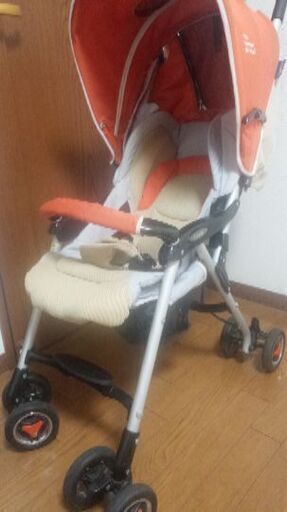 コンビベビーカー「エッグショック」Combi