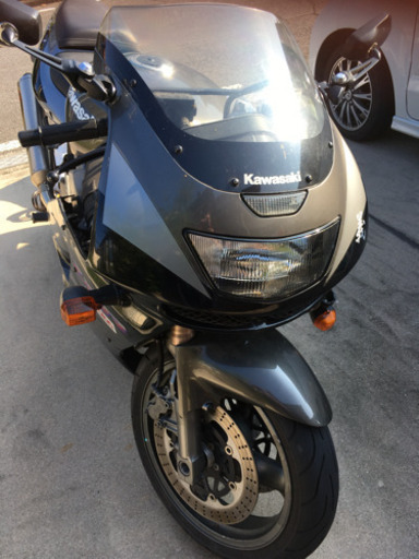 ＺＸ９Ｒ  売ります