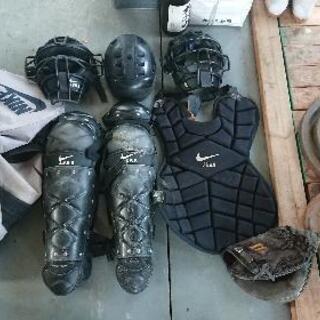 キャッチャー用具、キャッチャーミット、ベース