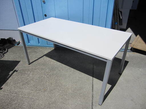 会議用テーブル　ホワイト　W1500　D750　4本脚