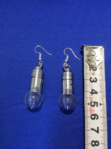 電球ピアス 10個セット 光る ピアス おもちゃ イベント あむあむ 吉成のその他の中古あげます 譲ります ジモティーで不用品の処分