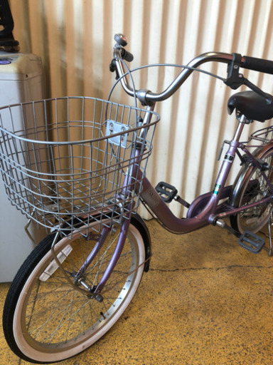 DCMブランド ほぼ新品 自転車 ママチャリ 20インチ パープル色 DCMブランド ほぼ新品 自転車 ママチャリ 20インチ パープル色