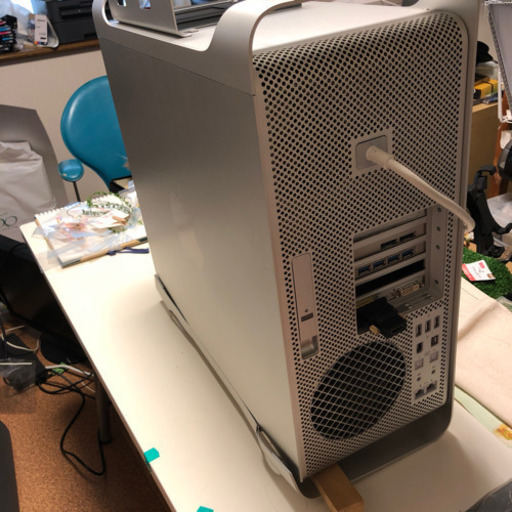 Mac Pro 2008 外装に難あり 10000円