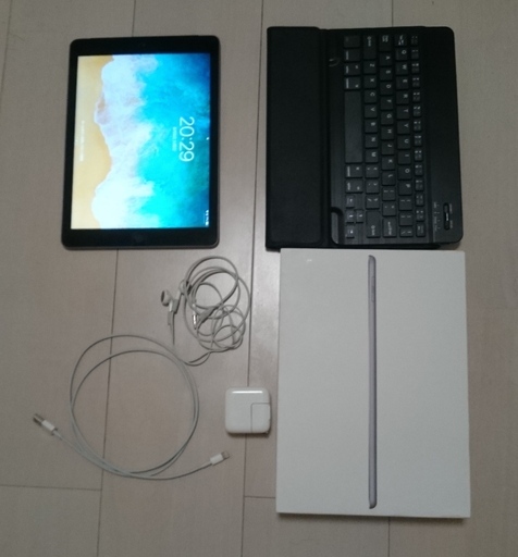 【全付属品付き】iPad 第６世代(2018年モデル)128GB BlueToothキーボード付き【初期化済み】