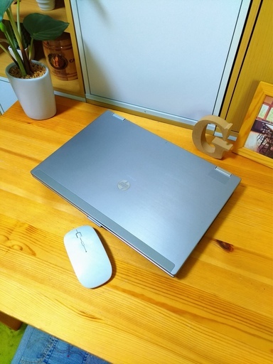 corei5メモリ8Gで超高性能☆　とても美品！　高級感のあるスタイリッシュシルバー♪　　14inchで持ち運びが便利★　最新Windows10☆　高速★　大容量250G　高性能corei5　メモリ8G　　HP　EliteBook　64Bit　シルバー　高級感　14インチ　マウス付き 　DVDマルチ　ノートパソコン　無線LAN　Wi-Fi対応
