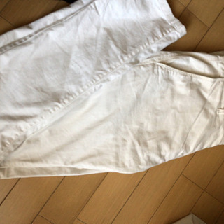 夏は白パン ZARA