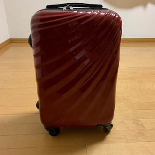 赤いスーツケース（2泊3日）