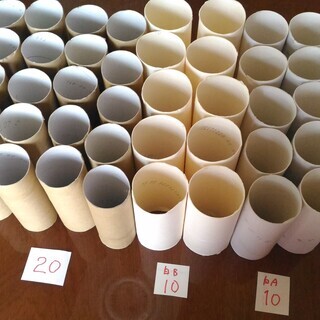 トイレットペーパー芯 茶色２０個 白a１０個 直径約４センチ 白b１０個 直径４ ５センチ ケイ 増尾のその他の中古あげます 譲ります ジモティーで不用品の処分
