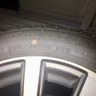 205/60/16スタッドレスタイヤアルミホイール付