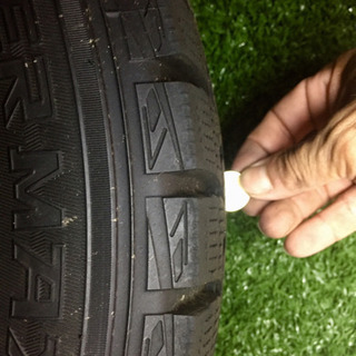 205/60/16スタッドレスタイヤアルミホイール付