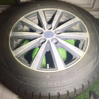 205/60/16スタッドレスタイヤアルミホイール付
