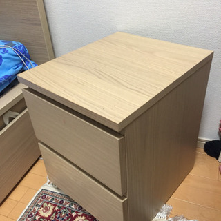 -IKEA-ベッド-マットレス-サイドテーブル-