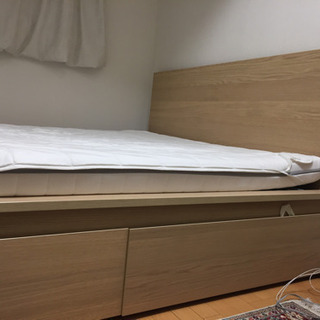 -IKEA-ベッド-マットレス-サイドテーブル-