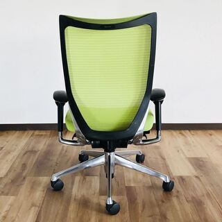 バロンチェア 中古 オカムラ バロン 中古オフィス家具 ポリッシュフレーム ライムグリーン 座クッション 背メッシュ バロンチェア 中古 オカムラ バロン 中古オフィス家具 ポリッシュ