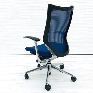 バロンチェア 中古 オカムラ バロン デザインアーム ポリッシュフレーム ミディアムブルー クッション ハイバック 中古オフィス家具
