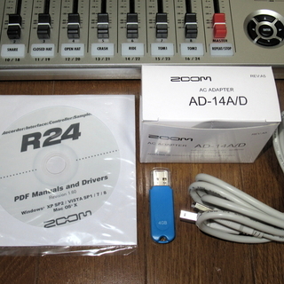 ZOOM R24（デジタルMTR）とUSBパワードminiスピーカーのセット