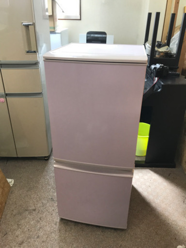 SHARP 可愛いピンクの冷蔵庫