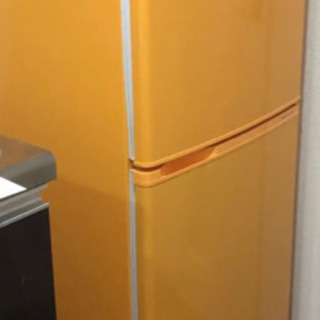 かぼちゃ色の冷蔵庫