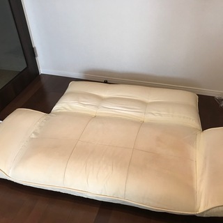 【無料】白い折りたたみ式ソファー