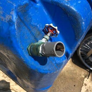 お話中　活魚タンク　水貯め容器