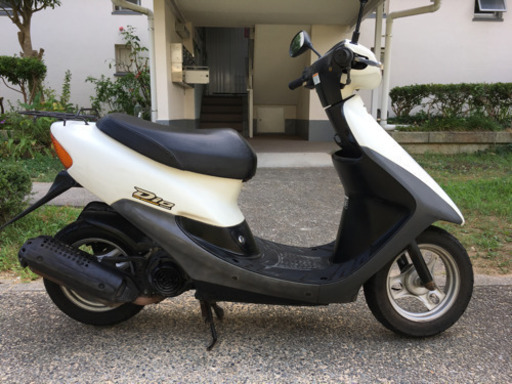 値下げしました！無料でマフラー周り錆止め加工します。ホンダ　ライブDIO　ホワイト　 日曜日限定 まあまあ綺麗　良く走ります　AF34　原付　バイク 値下げしました！無料でマフラー周り錆止め加工します。ホンダ ライブ