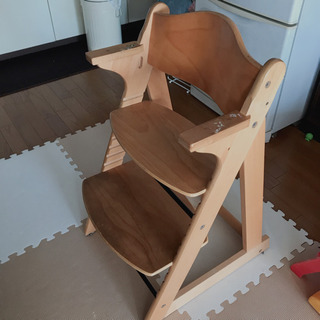 テーブルつきます！木製子ども用の椅子 ハイチェアー