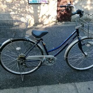 ママチャリ　ギヤ5速　27インチ　前後かご付き　パンクしにくいタイヤ ママチャリ ギヤ5速 27インチ 前後かご付き パンクしにくいタイヤ