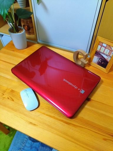 corei3で大容量500G！　綺麗で可愛いモデナレッド♪　薄型軽量タイプ★　最新Windows10！　　メモリ4G　東芝　dynabook　大画面　最新Windows10　64Bit　光沢赤　高級感　15.6インチ　マウス付き　テンキー付き 　ノートパソコン　無線LAN　Wi-Fi対応　DVDドライブ