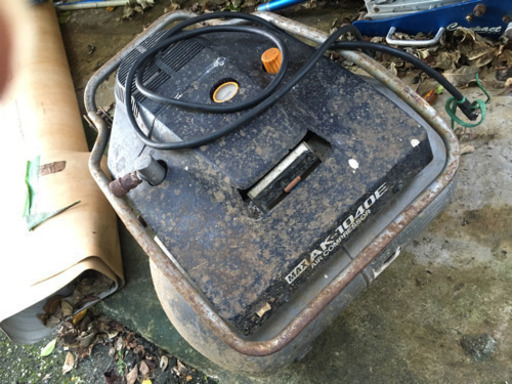 MAX エアーコンプレッサー AK-1040E 動作品