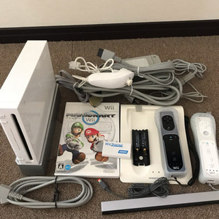 ※取引中:(夏休み特価‼️)Wii(初期化済み) 付属品多数！マ...