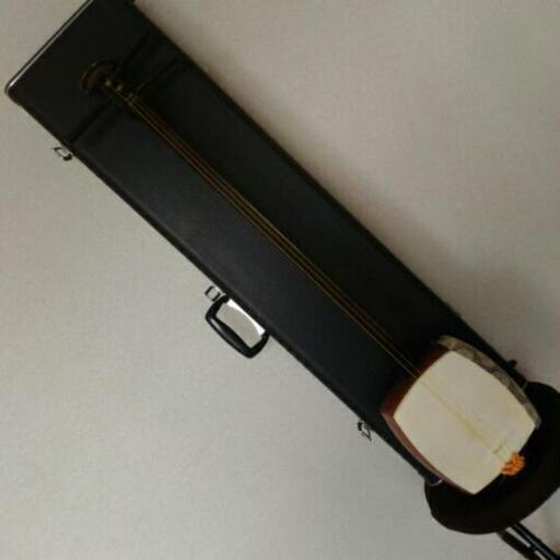 中古の三味線です。