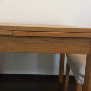 IKEA ビュースタ 伸長式ダイニングテーブル