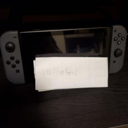 switch本体　付属品完備　不具合無し Switch 付属品全部あり、不具合ありません。 （Switchがテレビに