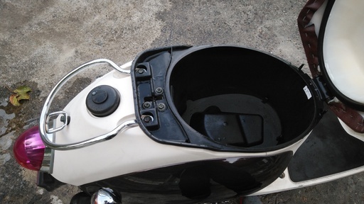 ヤマハビーノFI SA37J ブラウン 外装新品、タイヤバリ山 2025年最新