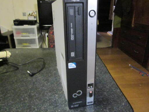 富士通　デスクトップPC  第三世代Core i3搭載