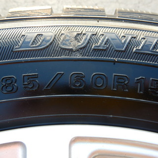 ＲＥＶＥＲＬＩＮＥ　１５インチ　フィット、ヴィッツ　スタッドレス付き