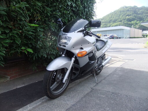 カワサキ　ZZ-R250　実動中古車　走行少なめ　オイル交換後引渡し　書類有り