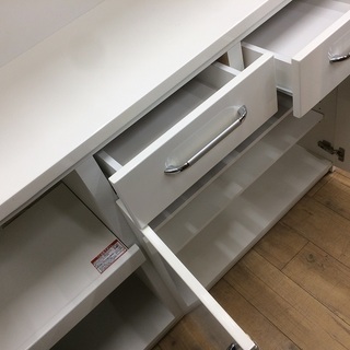白色のニトリのレンジボードです！