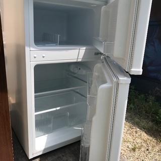 冷蔵庫　2019年製　ノンフロン　2ドア　９０L　　YRZ-C09B1