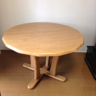 テーブル 木製 16角しっかりしてます。