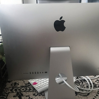iMac 21.5インチ (定価13万円)